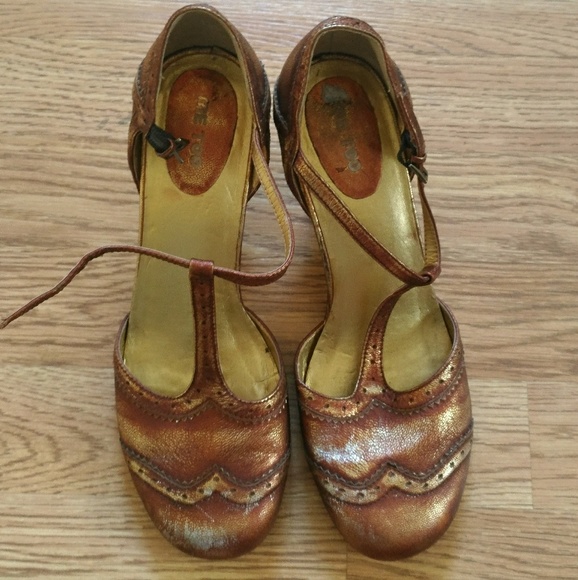 Copper Leather Me Too Heels - Picture 3 of 3